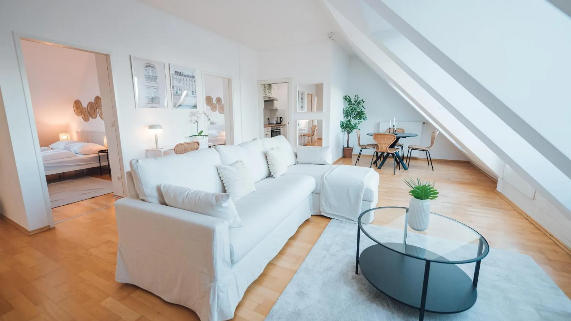 Stylish Apartment With Balcony And Rooftop Views Vienna