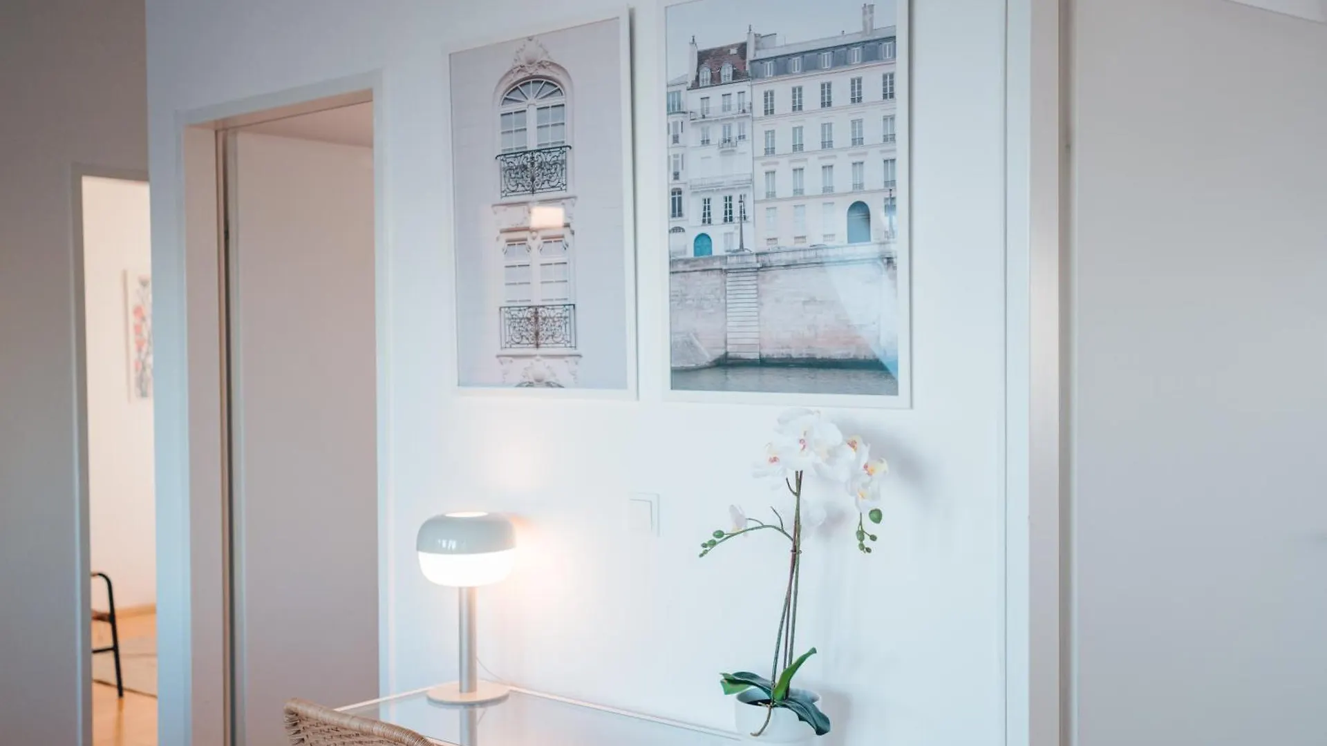 Stylish Apartment With Balcony And Rooftop Views Vienna Austria