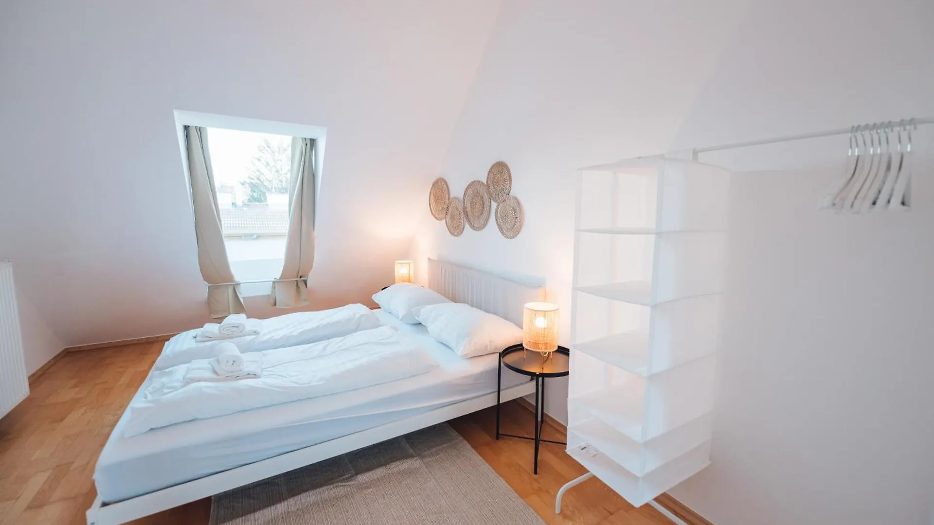 Stylish Apartment With Balcony And Rooftop Views Vienna