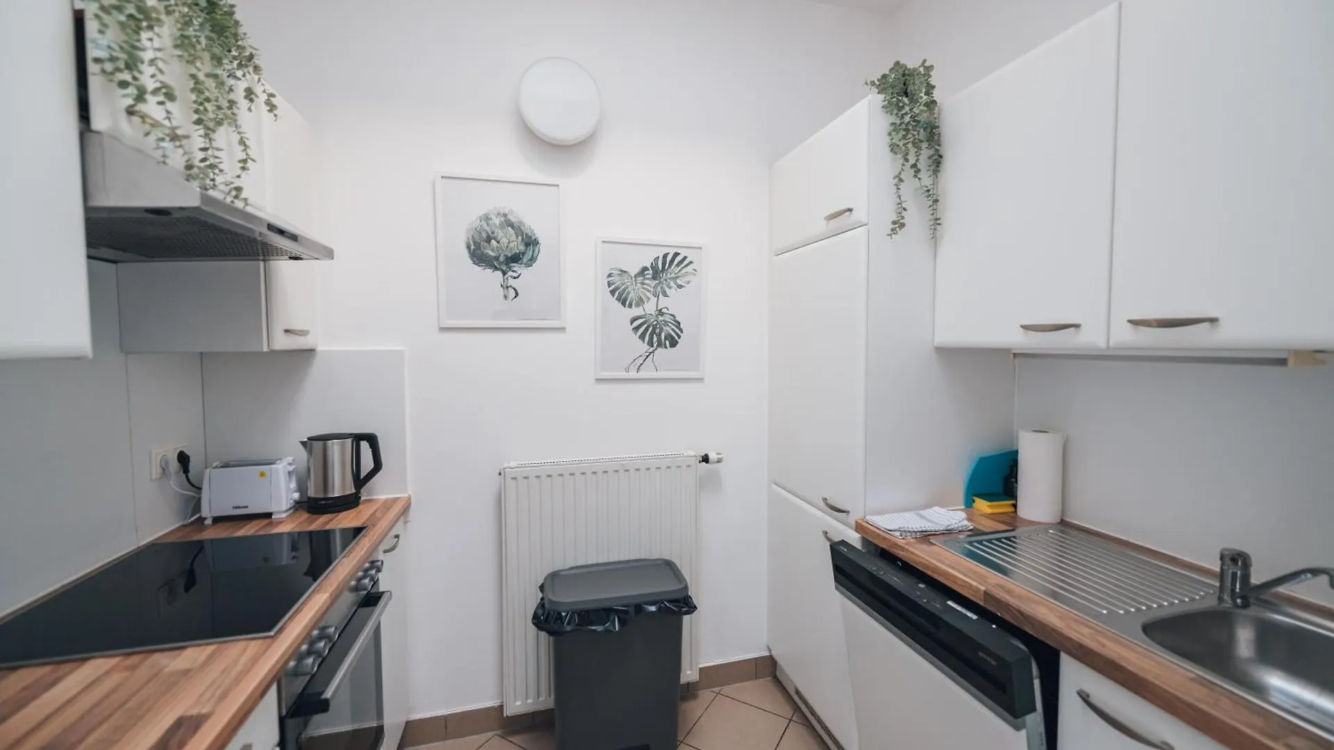 Stylish Apartment With Balcony And Rooftop Views Vienna 0*,  Austria