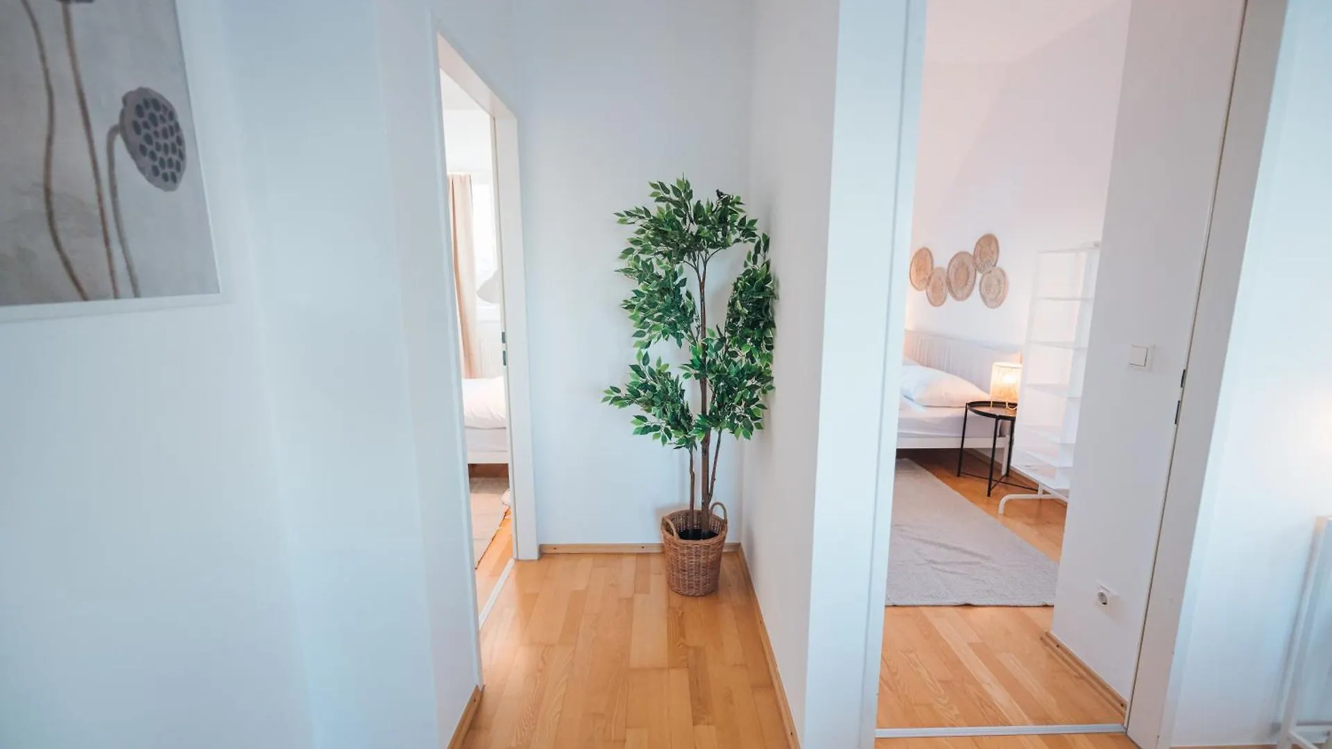 Stylish Apartment With Balcony And Rooftop Views Vienna